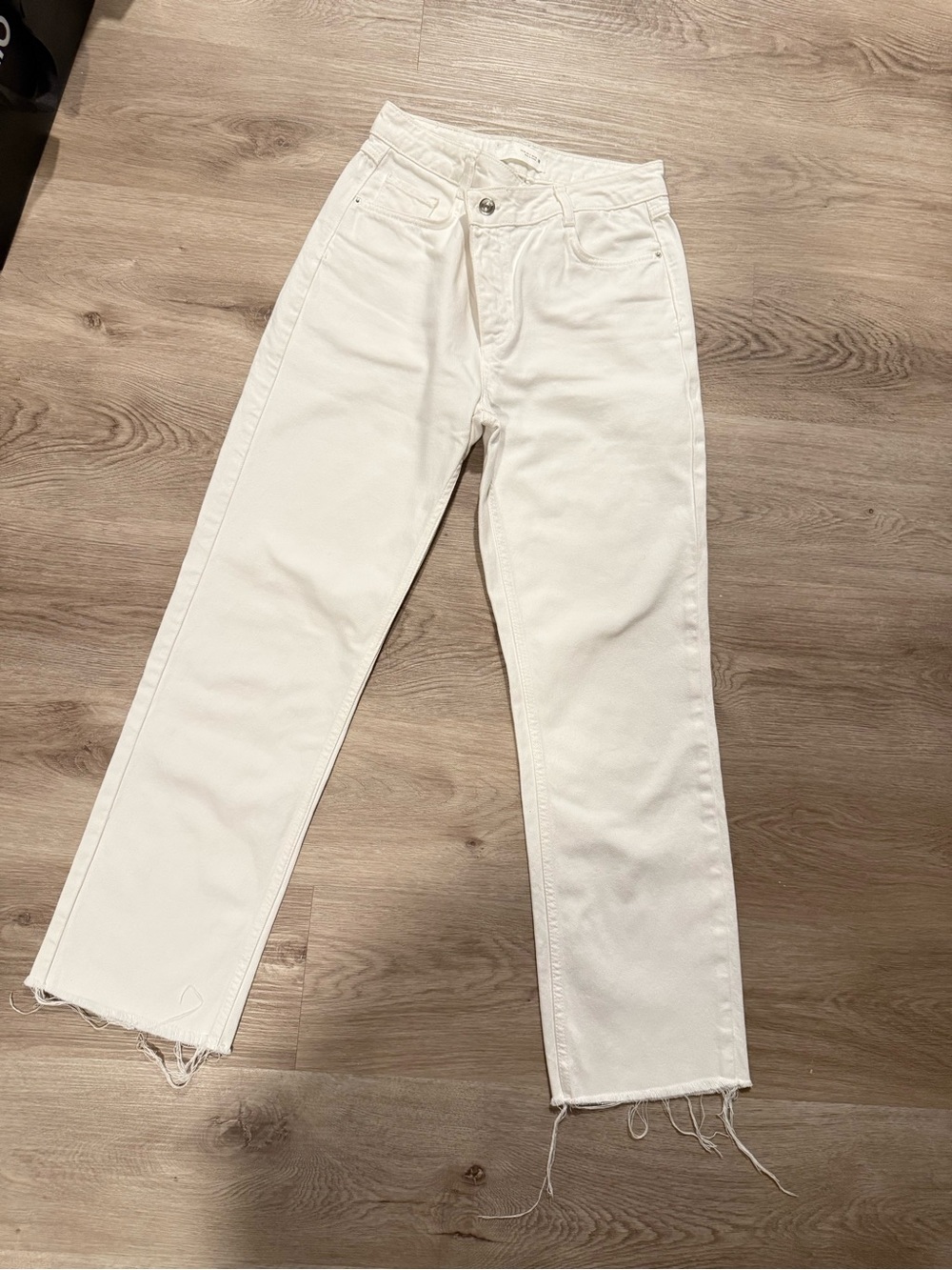 Zara Cream Straight Leg High-Rise Jeans